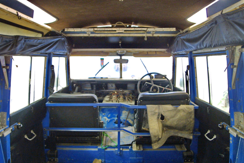 Funny arrangement of steel bars behind front seats...