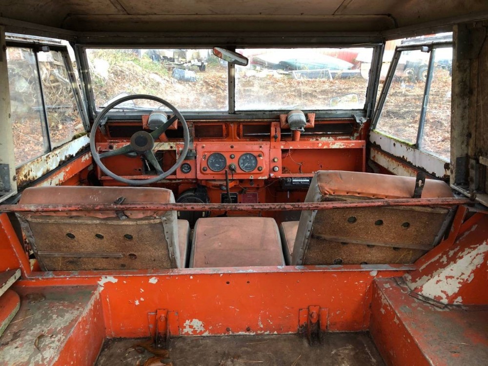 land-rover-interior.jpg