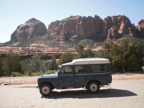 Zuma descending Schnebley Hill into Sedona, Arizona. There's a 1,000ft drop between the trees and the mountain.